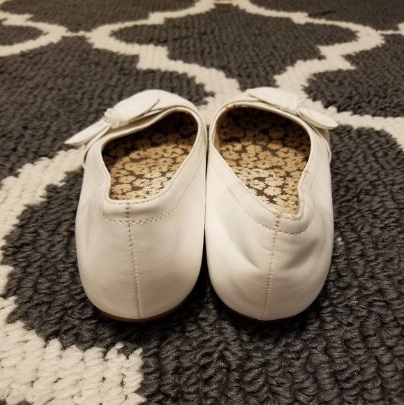 White Flats - Picture 4 of 4